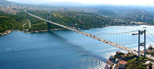 Ottoman Table in the Waters of the Bosphorus: Historical Menu Experience on the Bosphorus Cruise