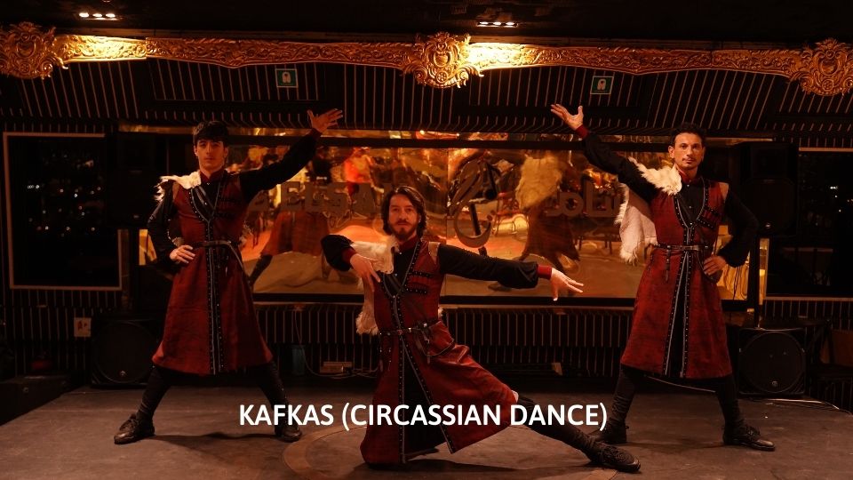 2024 TRENDY SALE - PRIVATE TABLE BOSPHORUS DINNER CRUISE (NON ALCOHOL) - SELF-COMING 